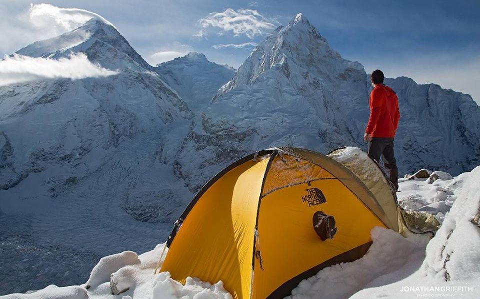 Everest, Western Cwym, Lhotse ( 8516m ) and Nuptse ( 7861m ) from Pumori