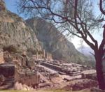 Delphi_apollos_temple.jpg