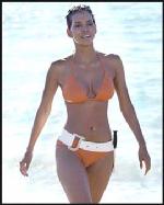 halle_berry_bikini_2.jpg