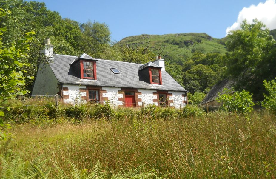 Cuilness Cottage above Loch Lomond