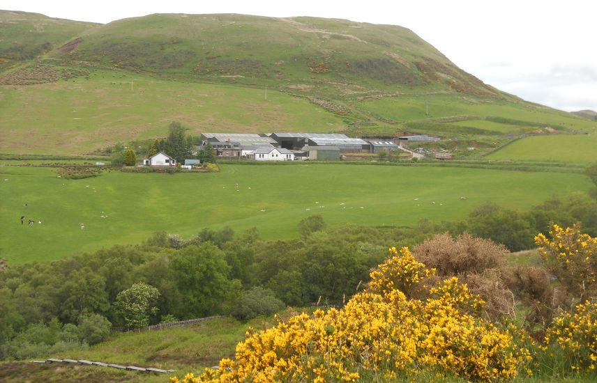 Shielhill Farm beneath Hillside Hill