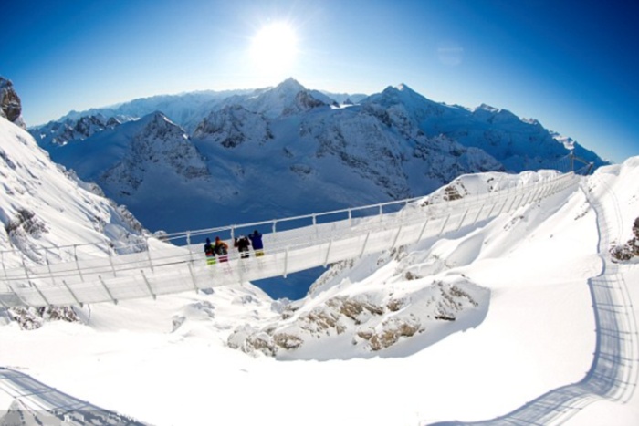 Bridge on Mount Titlis in the Uri / Urner Alps