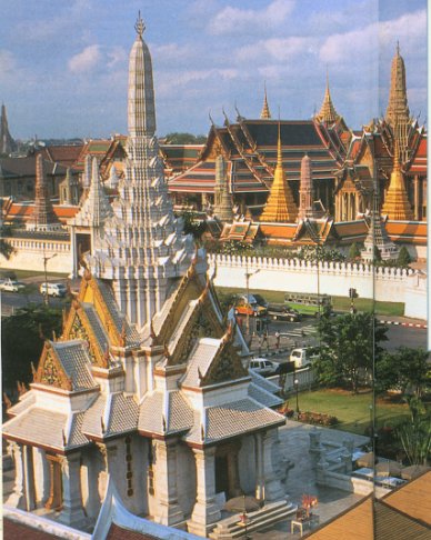 Bangkok City Shrine and Wat Phra Kaew ( Temple of the Emerald Buddha )